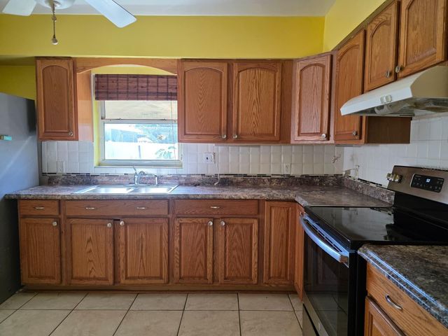 2015 58TH STREET S, Gulfport, FL 33707