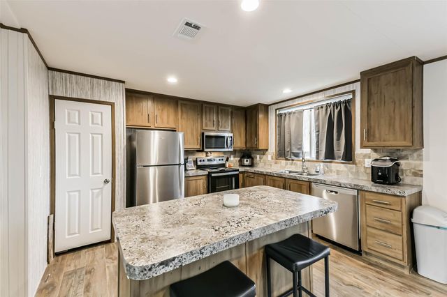 17700 Fregia Road, Hull, TX 77564