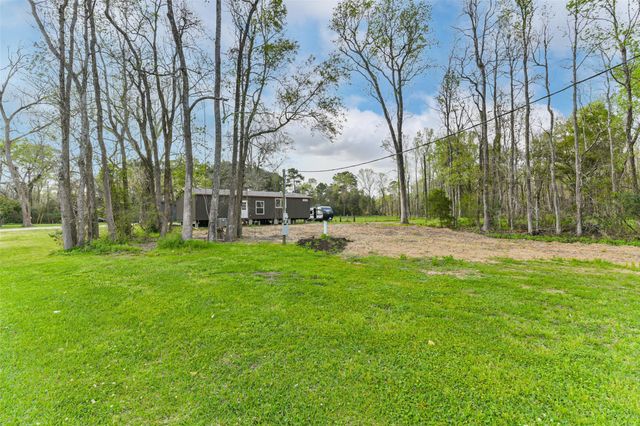 17700 Fregia Road, Hull, TX 77564