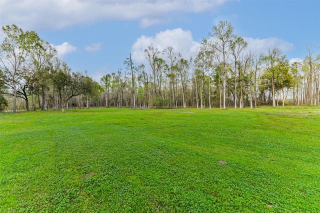 17700 Fregia Road, Hull, TX 77564