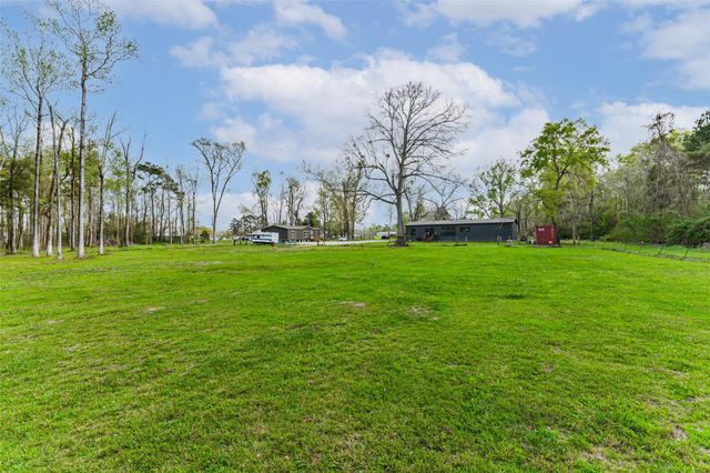 17700 Fregia Road, Hull, TX 77564
