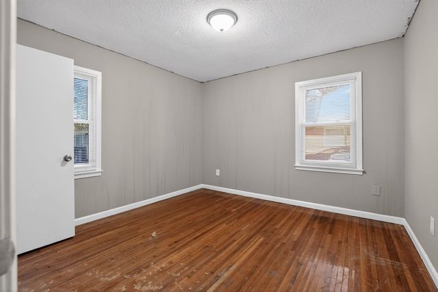 5070 QUINCE RD, Memphis, TN 38117