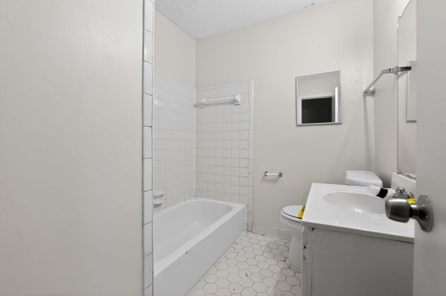 5070 QUINCE RD, Memphis, TN 38117