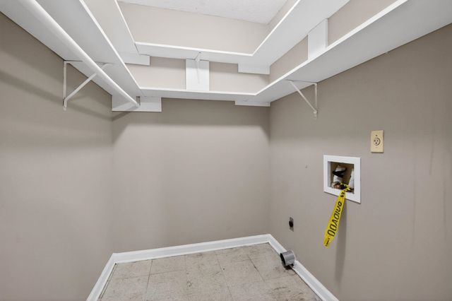 5070 QUINCE RD, Memphis, TN 38117