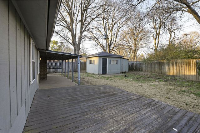 5070 QUINCE RD, Memphis, TN 38117