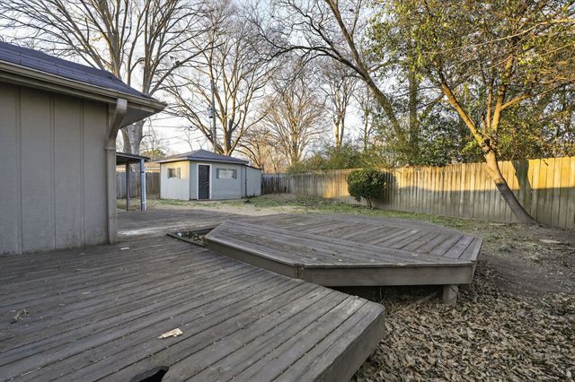 5070 QUINCE RD, Memphis, TN 38117