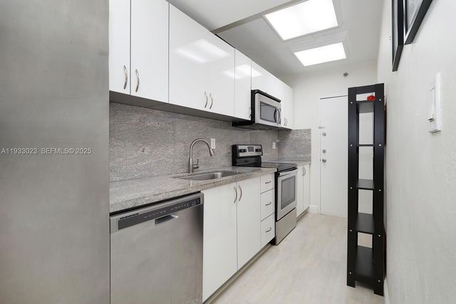 100 Lincoln Rd 330, Miami Beach, FL 33139