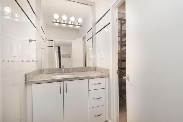 100 Lincoln Rd 330, Miami Beach, FL 33139