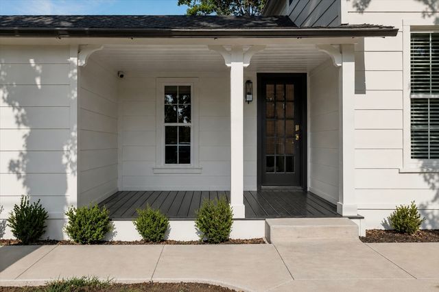 300 E Division Street, Pilot Point, TX 76258