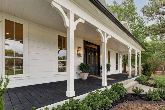 300 E Division Street, Pilot Point, TX 76258