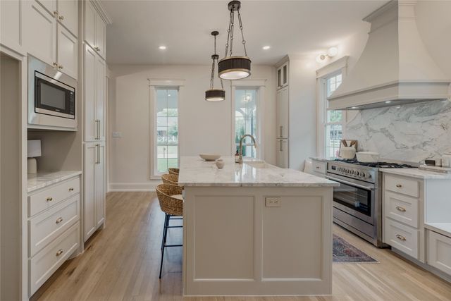 300 E Division Street, Pilot Point, TX 76258