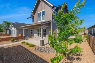 868 NW 19th Street, Redmond, OR 97756