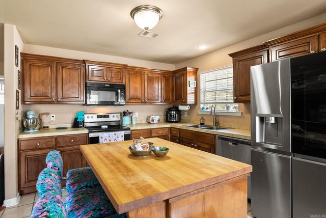 7004 Belmont Cove, Bauxite, AR 72011