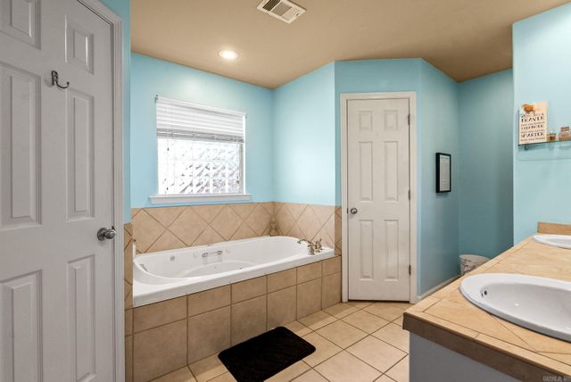 7004 Belmont Cove, Bauxite, AR 72011