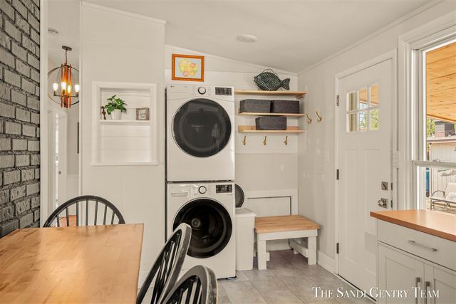 529 Arlington Avenue, Grand Haven, MI 49417