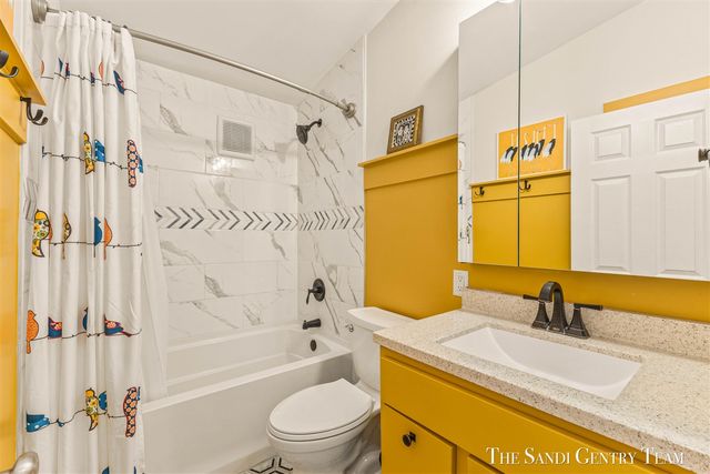 529 Arlington Avenue, Grand Haven, MI 49417