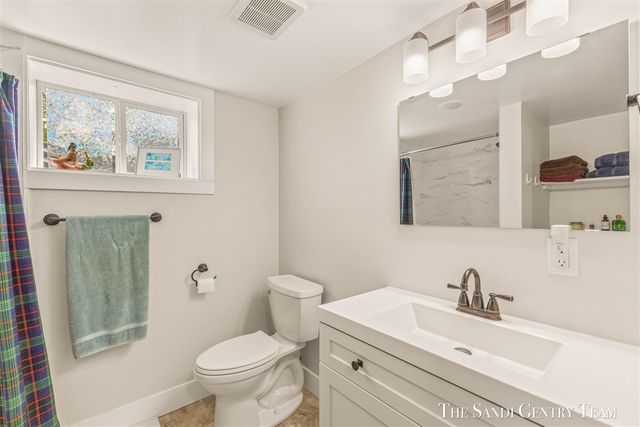 529 Arlington Avenue, Grand Haven, MI 49417