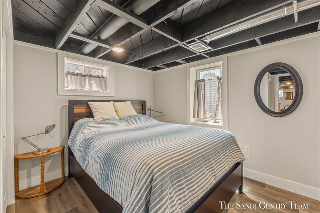 529 Arlington Avenue, Grand Haven, MI 49417