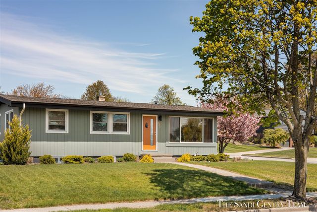 529 Arlington Avenue, Grand Haven, MI 49417