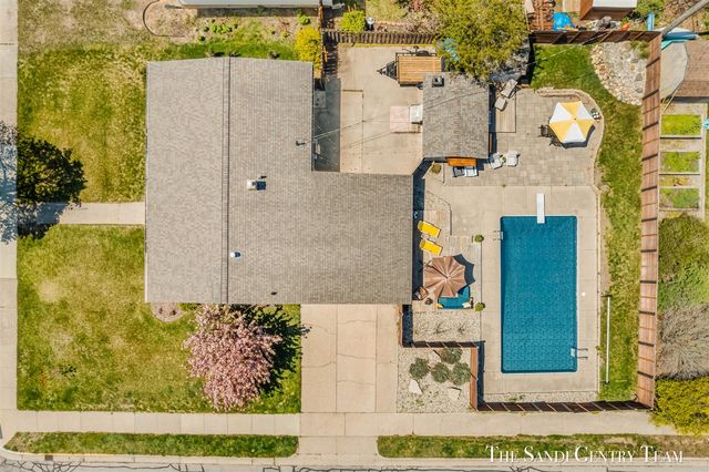529 Arlington Avenue, Grand Haven, MI 49417