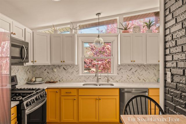 529 Arlington Avenue, Grand Haven, MI 49417