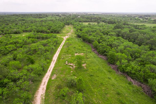 000 San Marcus Hwy, Luling, TX 78648