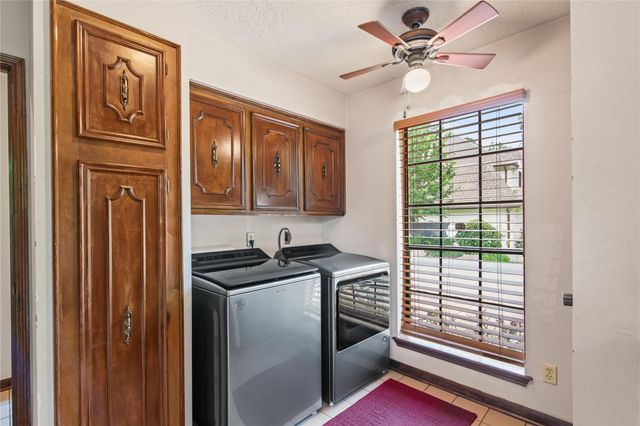 319 S Rivershire Drive, Conroe, TX 77304