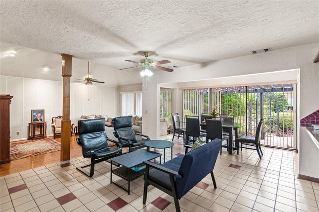 319 S Rivershire Drive, Conroe, TX 77304