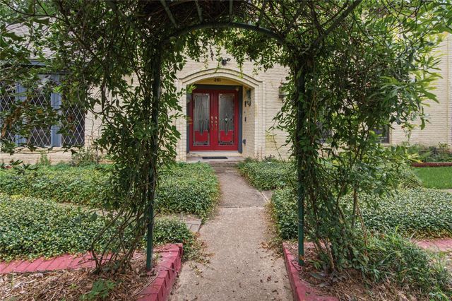 319 S Rivershire Drive, Conroe, TX 77304