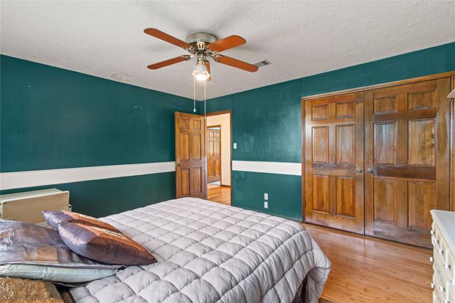 319 S Rivershire Drive, Conroe, TX 77304