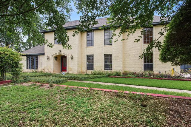 319 S Rivershire Drive, Conroe, TX 77304