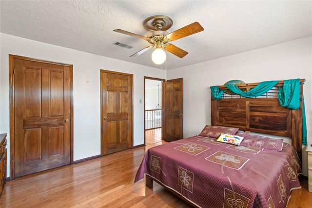 319 S Rivershire Drive, Conroe, TX 77304