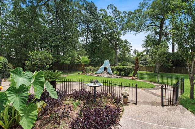 319 S Rivershire Drive, Conroe, TX 77304