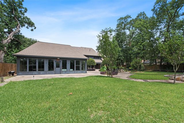 319 S Rivershire Drive, Conroe, TX 77304