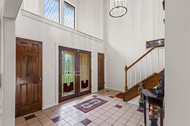 319 S Rivershire Drive, Conroe, TX 77304