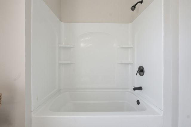 36 Central St, Auburn, MA 01501