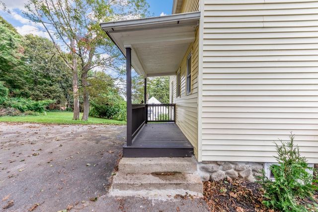 36 Central St, Auburn, MA 01501