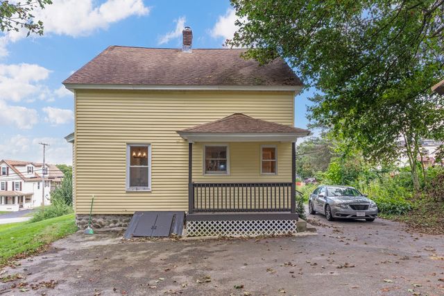 36 Central St, Auburn, MA 01501