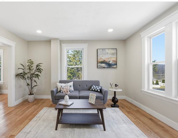 36 Central St, Auburn, MA 01501