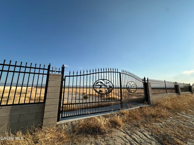 Lancaster Blvd Vic 40th Street, Lancaster, CA 93535