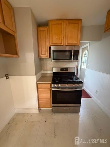 131 Summit Avenue, Trenton, NJ 08628