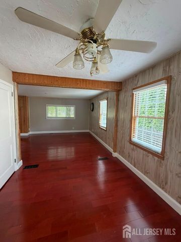 131 Summit Avenue, Trenton, NJ 08628