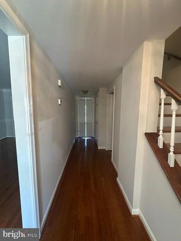 7412 HALLCREST DR, Mclean, VA 22102