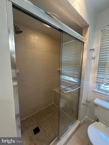 7412 HALLCREST DR, Mclean, VA 22102