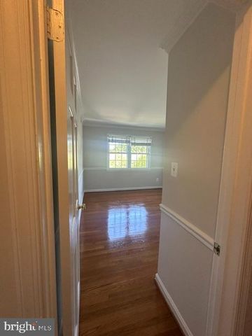 7412 HALLCREST DR, Mclean, VA 22102