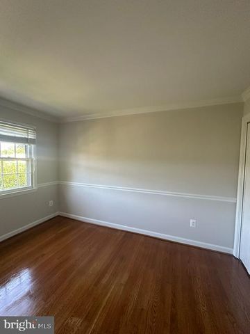 7412 HALLCREST DR, Mclean, VA 22102