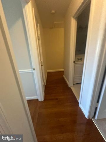 7412 HALLCREST DR, Mclean, VA 22102