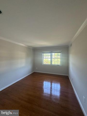 7412 HALLCREST DR, Mclean, VA 22102