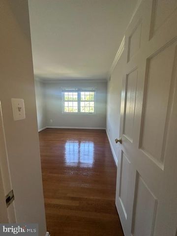 7412 HALLCREST DR, Mclean, VA 22102