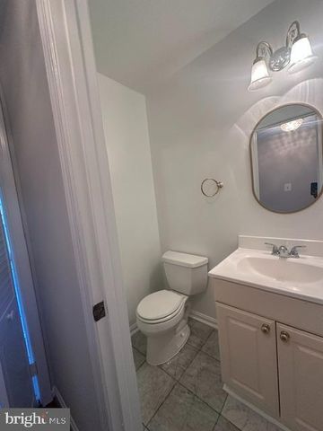 7412 HALLCREST DR, Mclean, VA 22102